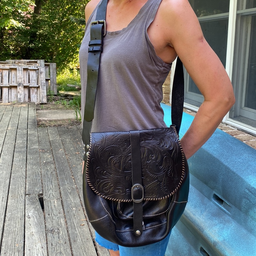 Patricia Nash 100% Leather Purse - Picture 6 of 6